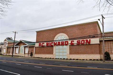 Hours. America's largest family-owned & operated retailer, P.C. Richard & Son, at 576-80 86th Street offers a wide range of appliances, electronics, computers, mattresses and …